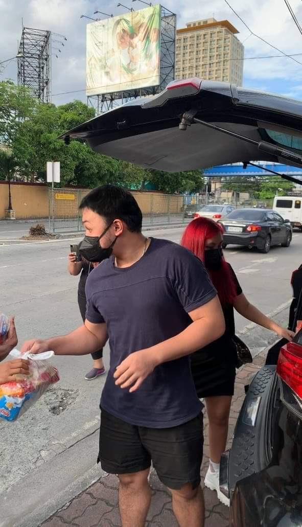 errenluna's tweet photo. AlterPasig doing charity work ✨ https://t.co/1on9Eip2vu