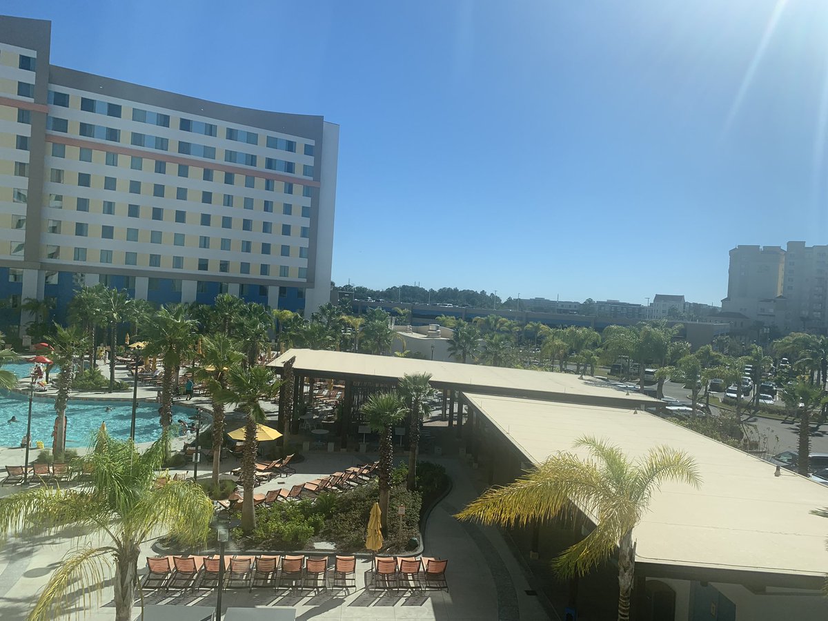 CoachMashack's tweet image. 🎅🏿🎄Nothing like a 🌴 Christmas #LEO #MadeInDade