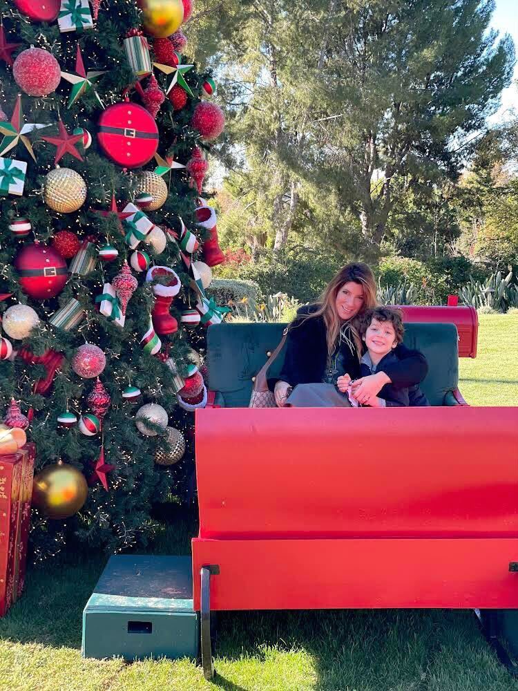 Merry Christmas and Happy Holidays! ❤️❤️ #merrychristmas #christmas2021 #loveandgoodwishes