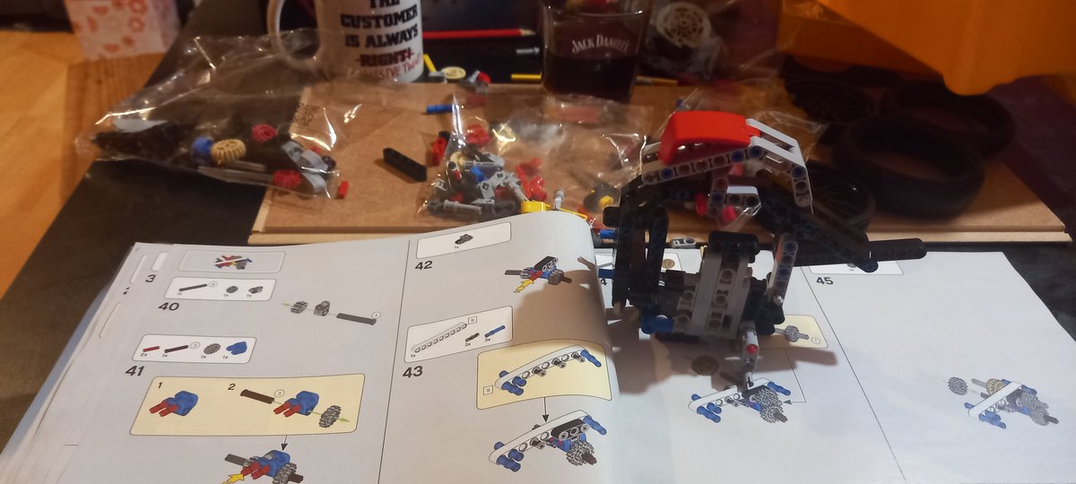LittleLynsey1's tweet photo. Step number 40 of my #JoinIn #BlindBuild #Lego shenanigans.
Had a few more #drinks.
Got a bit cross when I lost valuable time trying to expand the picture by stretching my fingers across the diagram then realised it was a paper book.
Does it look like a #Ducati yet?! https://t.co/fDLfREzW5Y