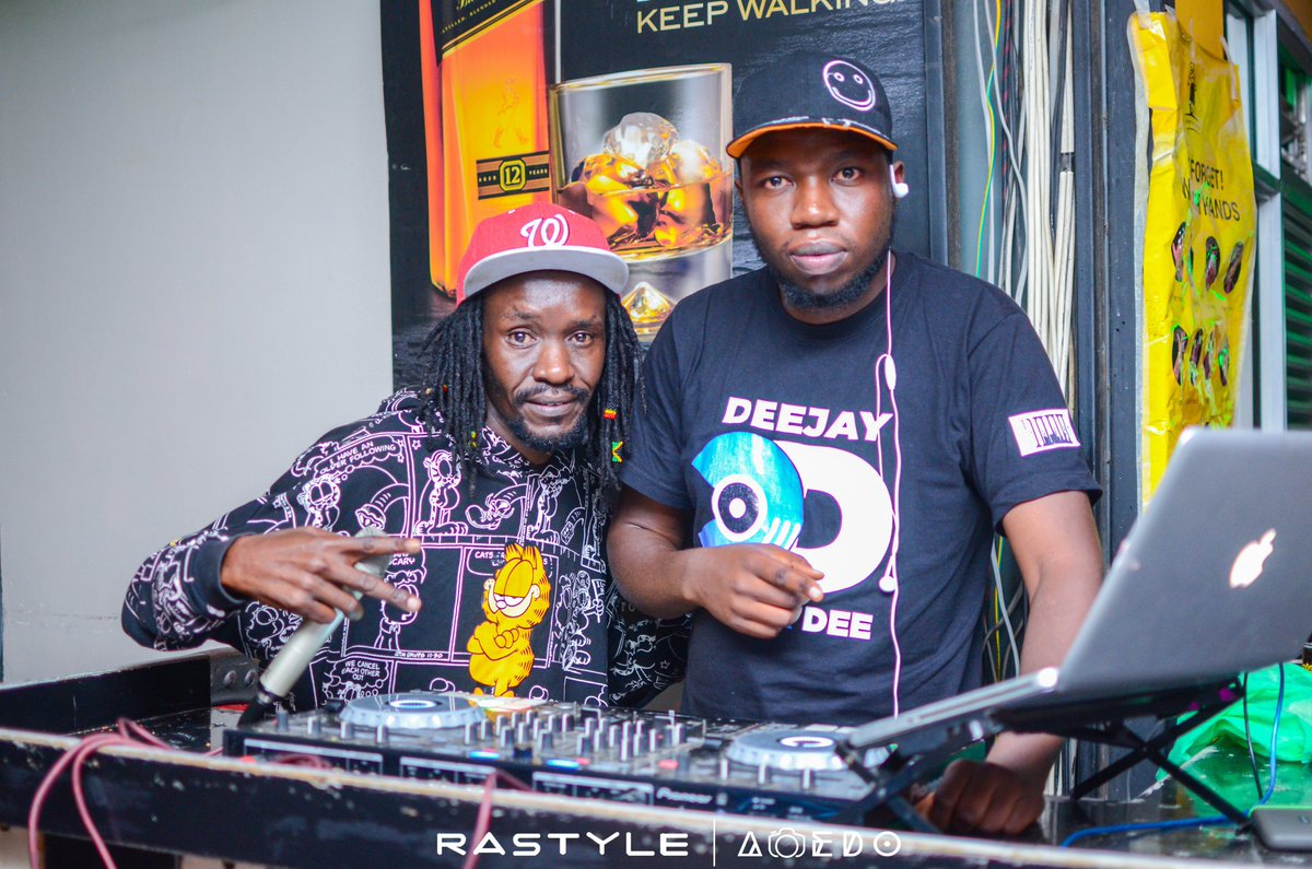 RastyleRepublik's tweet photo. #Realtime Miti Na Marafiki Xmas Party at @hornbill_buru with your favourite reggae sound
#Reggae #LazmaIbambe #SoundYetu #Rastyleyetu #RastyleRepublik #MyStyleIsRastyle
📸@amedo___ https://t.co/KtUWqyiNQn