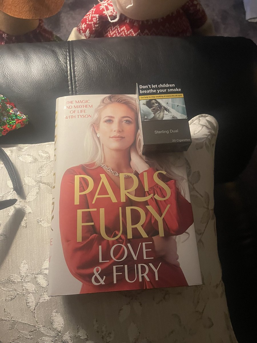 Gemala_86's tweet photo. My fav present of today….someone knows me far to well ☺️ @parisfury1 https://t.co/auTm9jViiJ