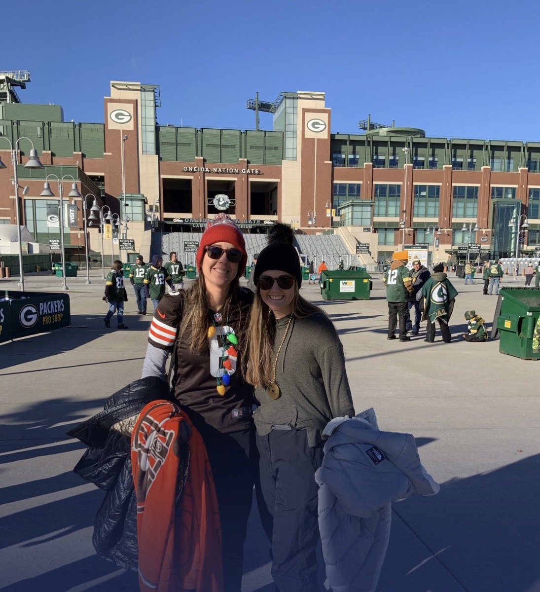 smashhightower's tweet photo. What better place to spend Christmas Day then at @LambeauField @JaymeHightower #GetLoudLambeau https://t.co/vOFYjBreHg