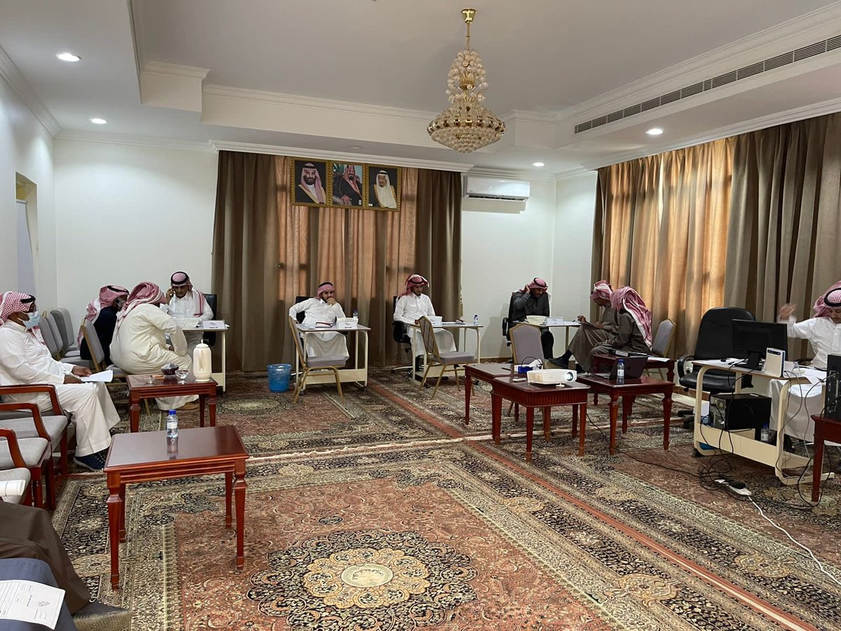 tourismhariq's tweet photo. بإشراف سعادة محافظ #محافظة_الحريق رئيس #لجنة_التنمية_السياحية_بمحافظة_الحريق المشرفةعلى تنظيم #مهرجان_الحمضيات_بالحريق6 تمت مساء هذااليوم السبت١٤٤٣/٥/٢١هـ سحب القرعة لأقسام الأسر المنتجة والعودوالبخور والفودترك والأخرى وسط تنظيم وجهودمميزة من قبل اللجنة وتنظيم أمني من شرطة الحريق https://t.co/WwrtkBzZfm