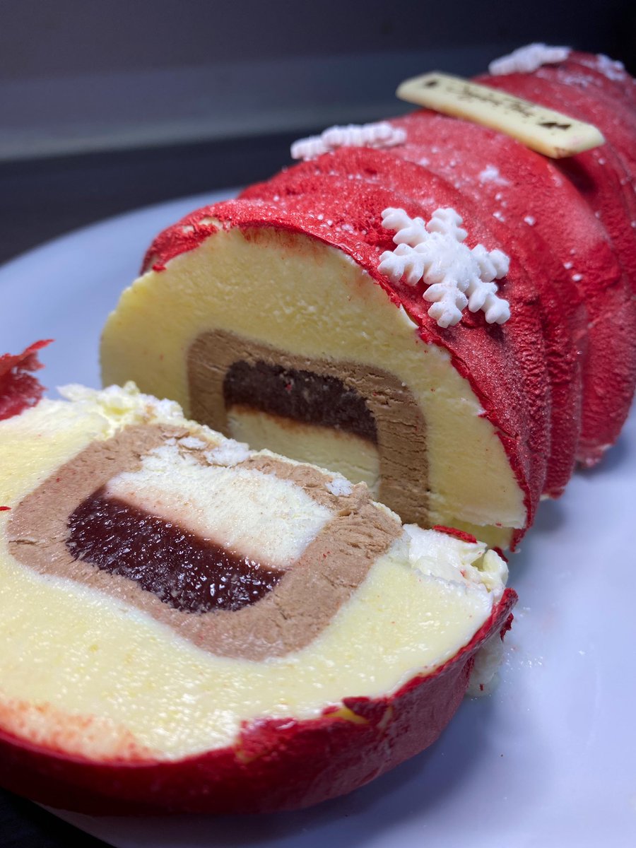syylcine's tweet photo. J’ai fais ma première bûche https://t.co/KdjWWrB6ll