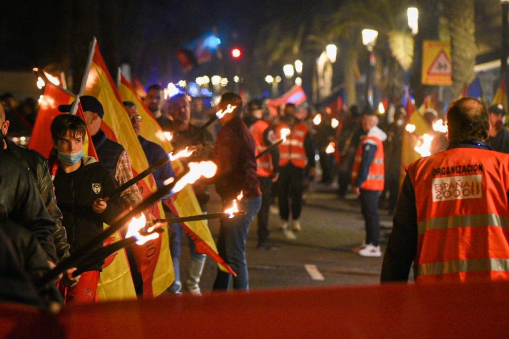 Grupos neonazis y fascistas usan las movilizaciones antivacunas como anzuelo para tratar de salir de la marginalidad
antifeixistes.org/12839_grupos-n…