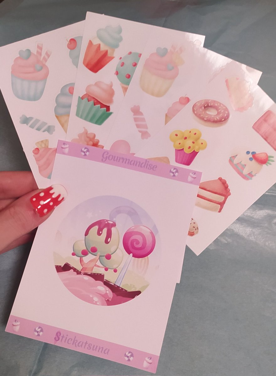 xxHisaTsunAxx's tweet photo. La première planche officielle 🤩 Évidemment j'ai commencé par le thème gourmandise 😅 #stickershop @silhouetteam suivez @stickatsuna pour toute l'actualité de la boutique https://t.co/ybL2S14Nqz