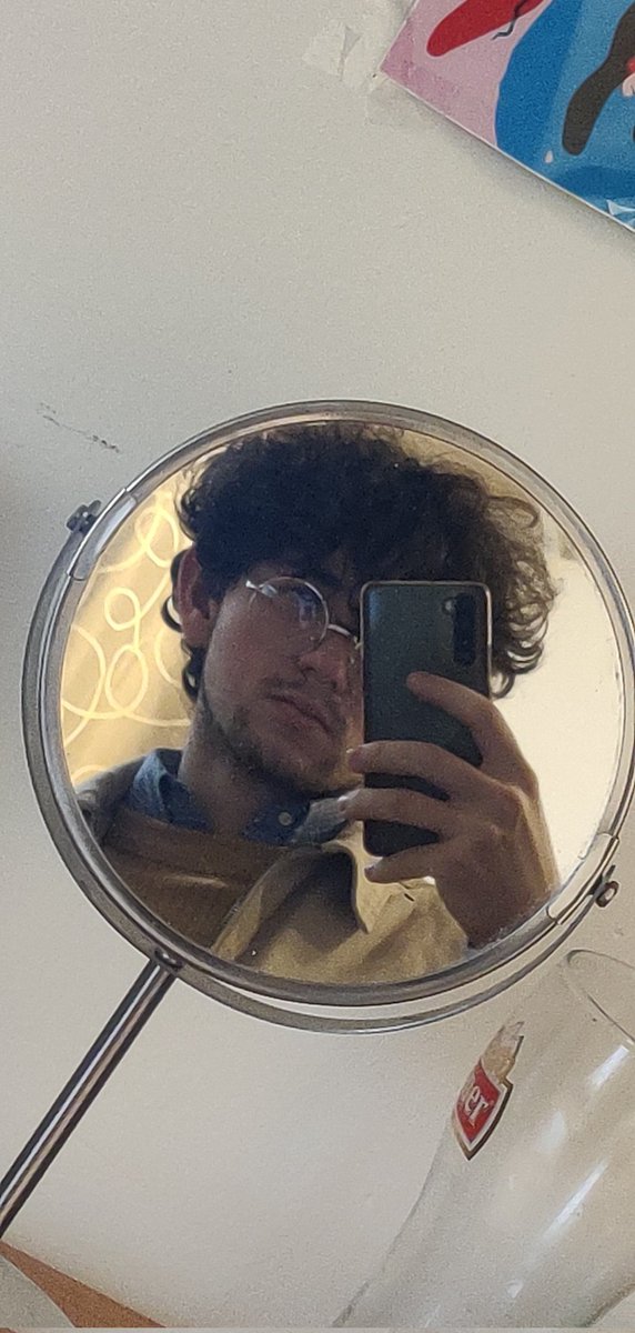Mathew29634659's tweet photo. Happy #hassyholidays everyone :)
Too broke for the merch but the drip is real
#hasantwtselfieday https://t.co/X2Vs0i1Ec8