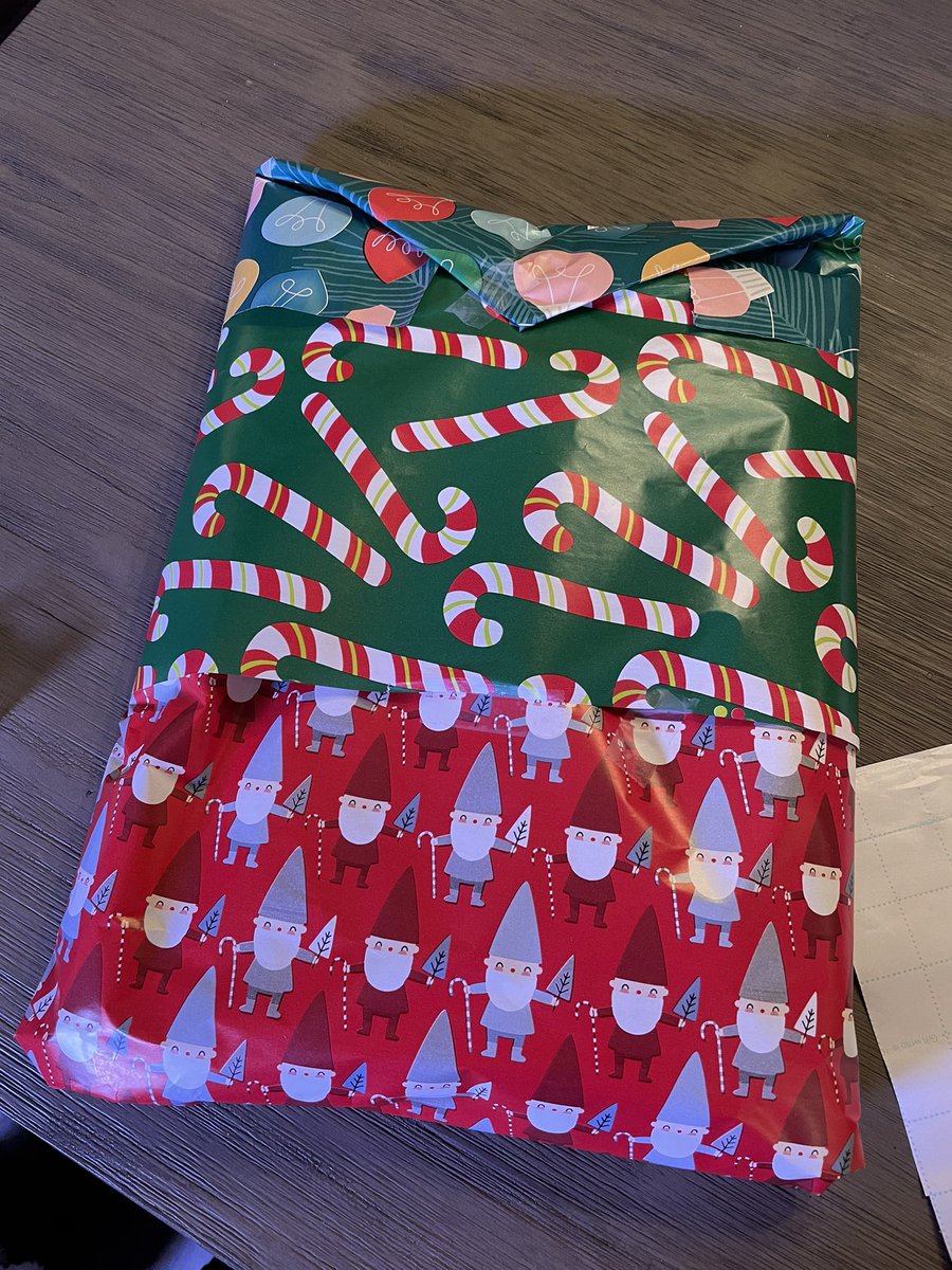 stephhulesch's tweet photo. @AndrwHouse How about this beaut that I wrapped for @zhulesch using scraps that he left behind? https://t.co/J3JijjIZvk