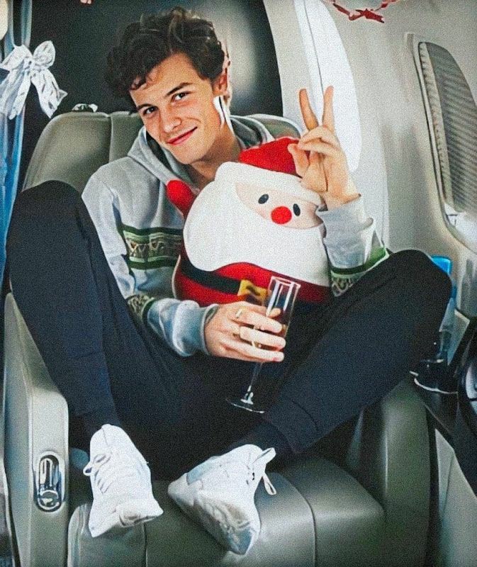 "I'm Dreaming of a White Christmas"

#HolidaySolo  

☆ tl.gd/n_1srtl6j ☆