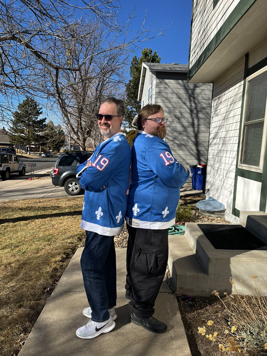 jynnantonnyx42's tweet photo. It’s a #ThrowbackChristmas! @Avalanche #Nordiques #SuperJoe https://t.co/mZiqj0Khu4
