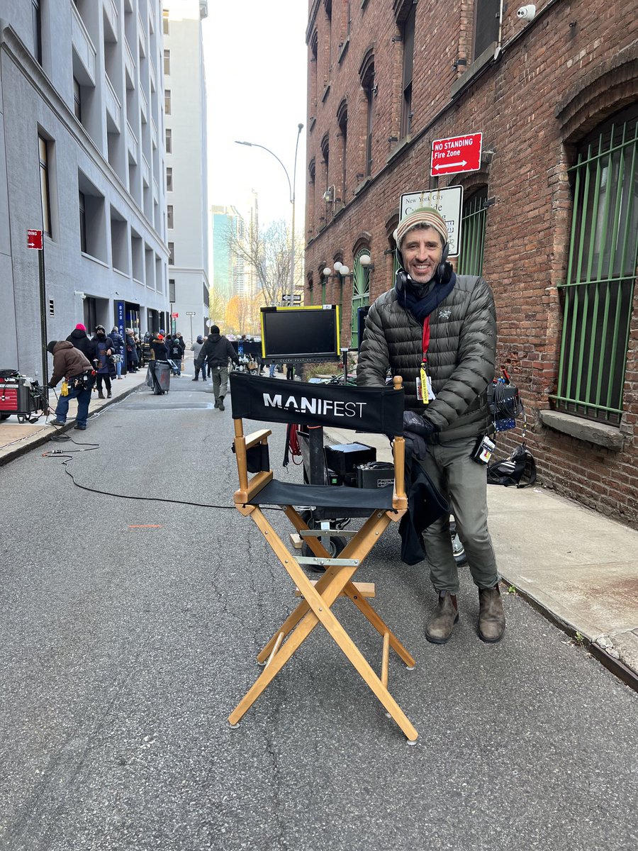 jeff_rake's tweet photo. Merry Christmas, Manifesters! Your gift is in the works!
#Manifest https://t.co/C9DaqwrZjR