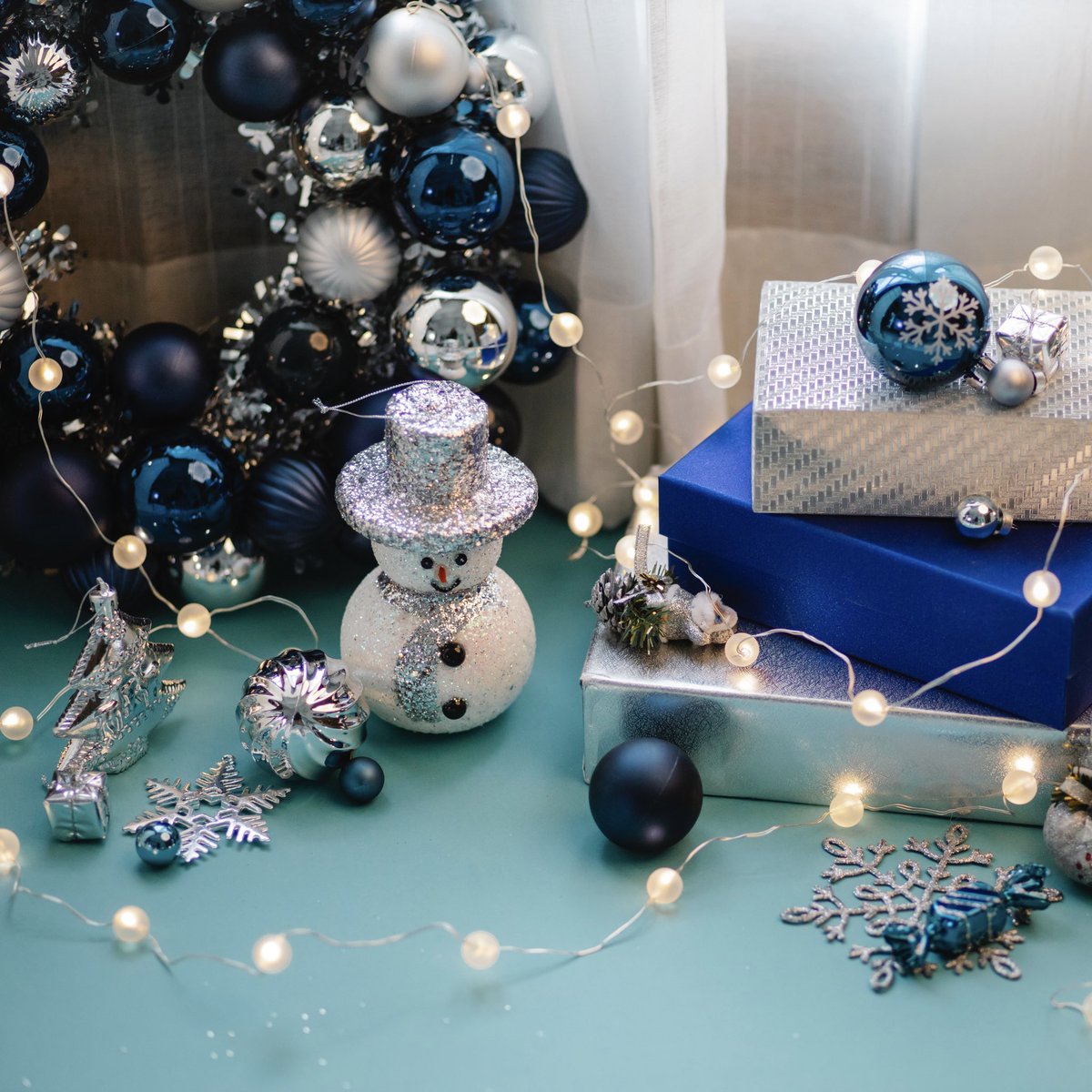 Happy Holidays! 🎄🎁 

Wishing you and your loved ones a happy, healthy, and safe holiday season - and be sure to stay warm! ❄️

#TheToolBoxApp #HappyHolidays2021