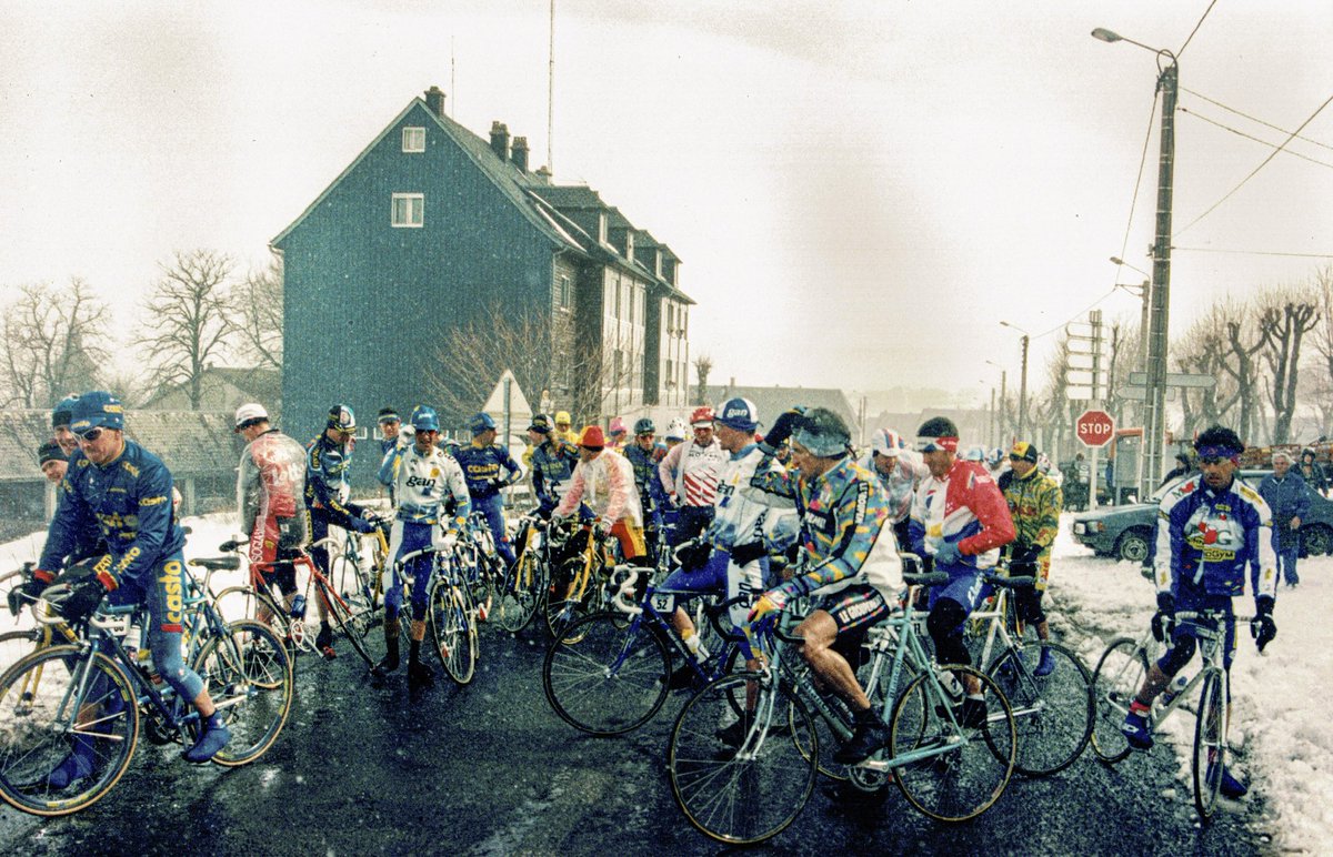 Merry Christmas!

We wish you and your family good health and lots of happiness this holiday season and hope that you can get out on your bike for some festive kilometres with your friends.

For the love of cycling,
Soigneur