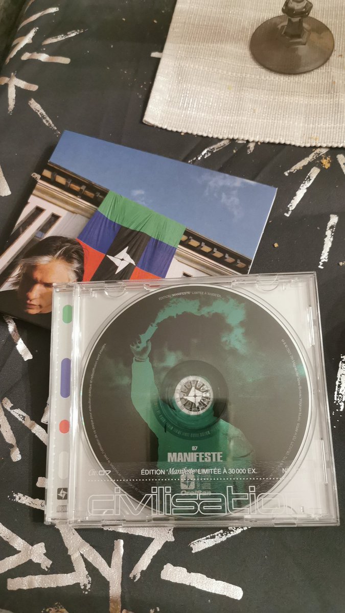 aimasmaI's tweet photo. Ouiiiiiiiiiiii #teamcd #Orelsan https://t.co/yIZ2ukemFN