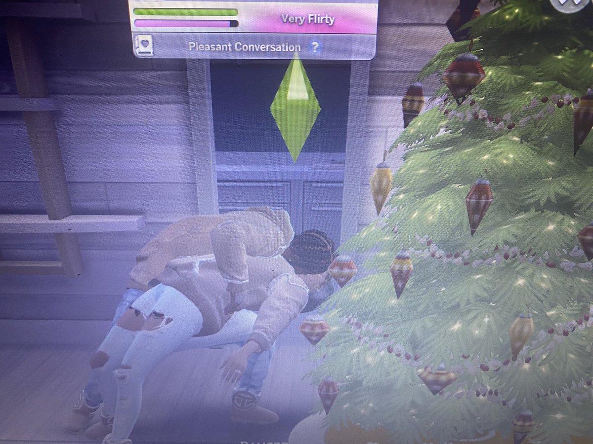 PrettyReaper93's tweet photo. Christmas Kisses 😘 #Sims4 #CC #SimSelf #SimFamily #RealFamily https://t.co/idQ9uNQ2iS