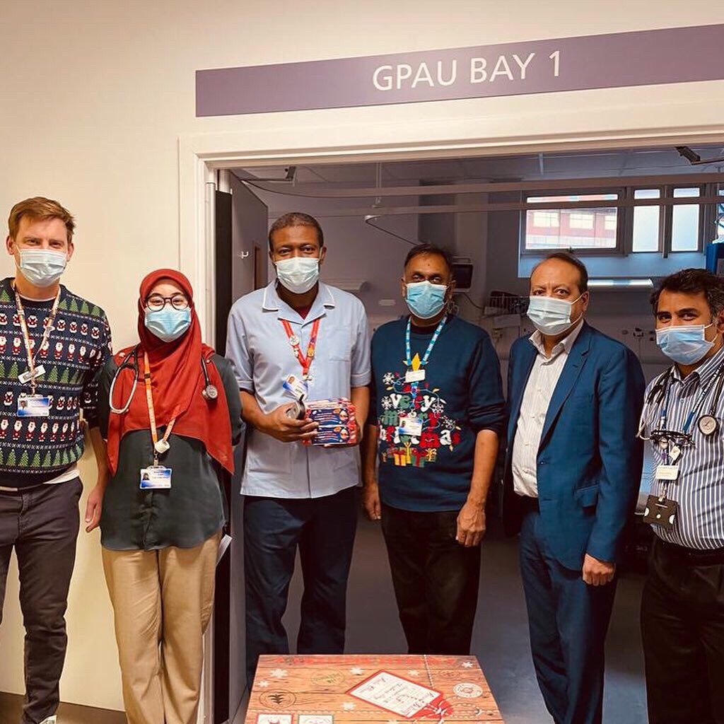 Leic_hospital's tweet photo. At Christmas, something magical happens in hospitals. Teams mend bones and save lives but also help fix loneliness and sadness with a sprinkle of joy. Thank you #TeamUHL for the holidays and weekends, celebrations and nights of bringing your best for others. You are our NHS. https://t.co/eqs7WmDz4w