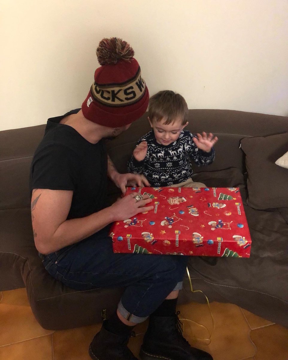 mattOliver___'s tweet photo. #HappyChristmas my little champion.💙🎄 https://t.co/karSUik9B8