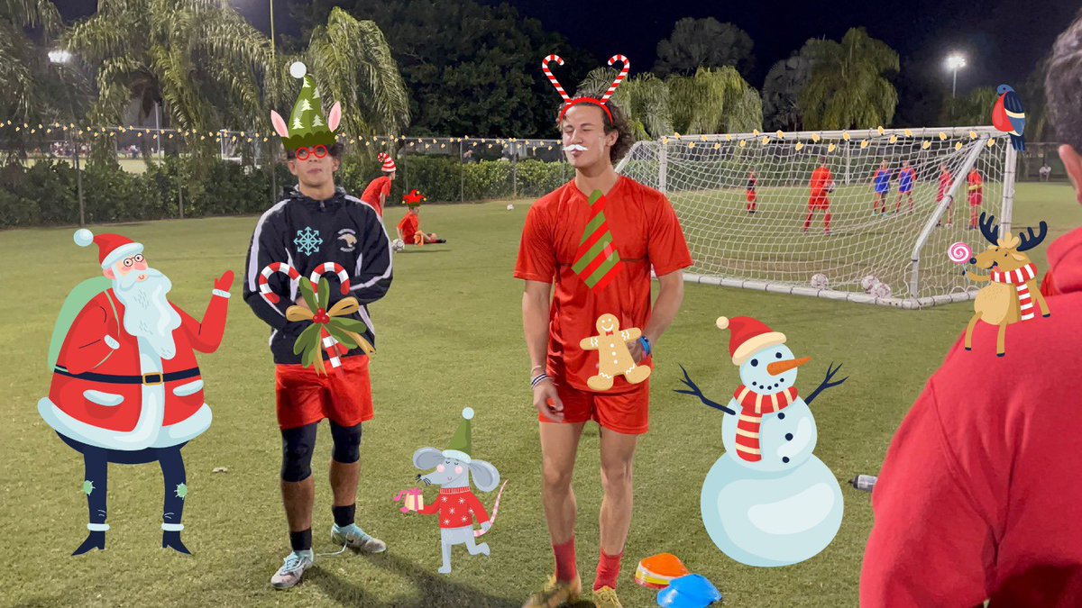 FUTSOC_USA's tweet photo. π΄π΄ We caught some FUTSOC elves in action! | #futsoc #peralsjugadors https://t.co/fkJlBT5rLt