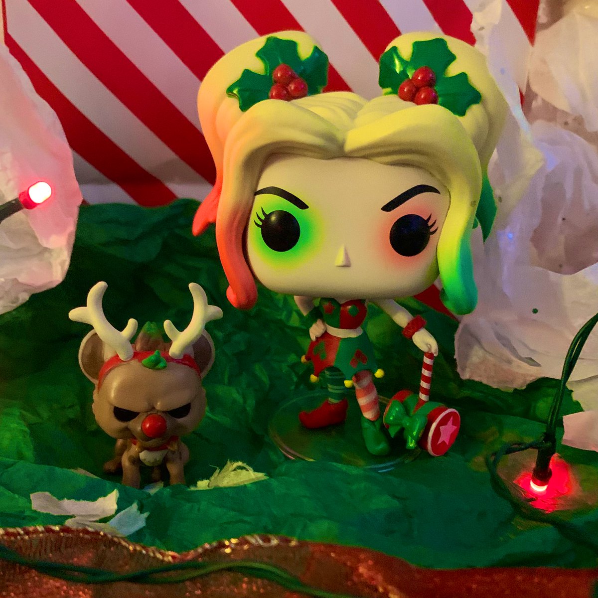 DannyMudge's tweet image. #FunkoPhotoADayChallenge #FunkoPhotoADayChallengePresentsGifts @OriginalFunko #HappyHarleyDays #dccomics #HarleyQuinn #MerryChristmas 
🎁 My presence is your presents  
Puddin 🎁