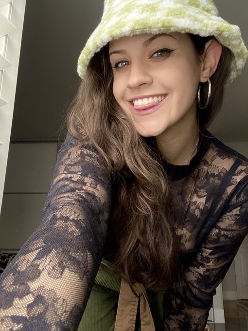 MERRY CHRISTMAS U GUYS https://t.co/eGj5Q1k0MJ