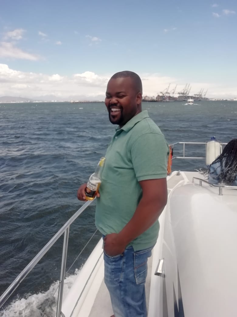 Songezo97666326's tweet photo. Caption this. 🍾🍾 https://t.co/oPl8GuwHaC