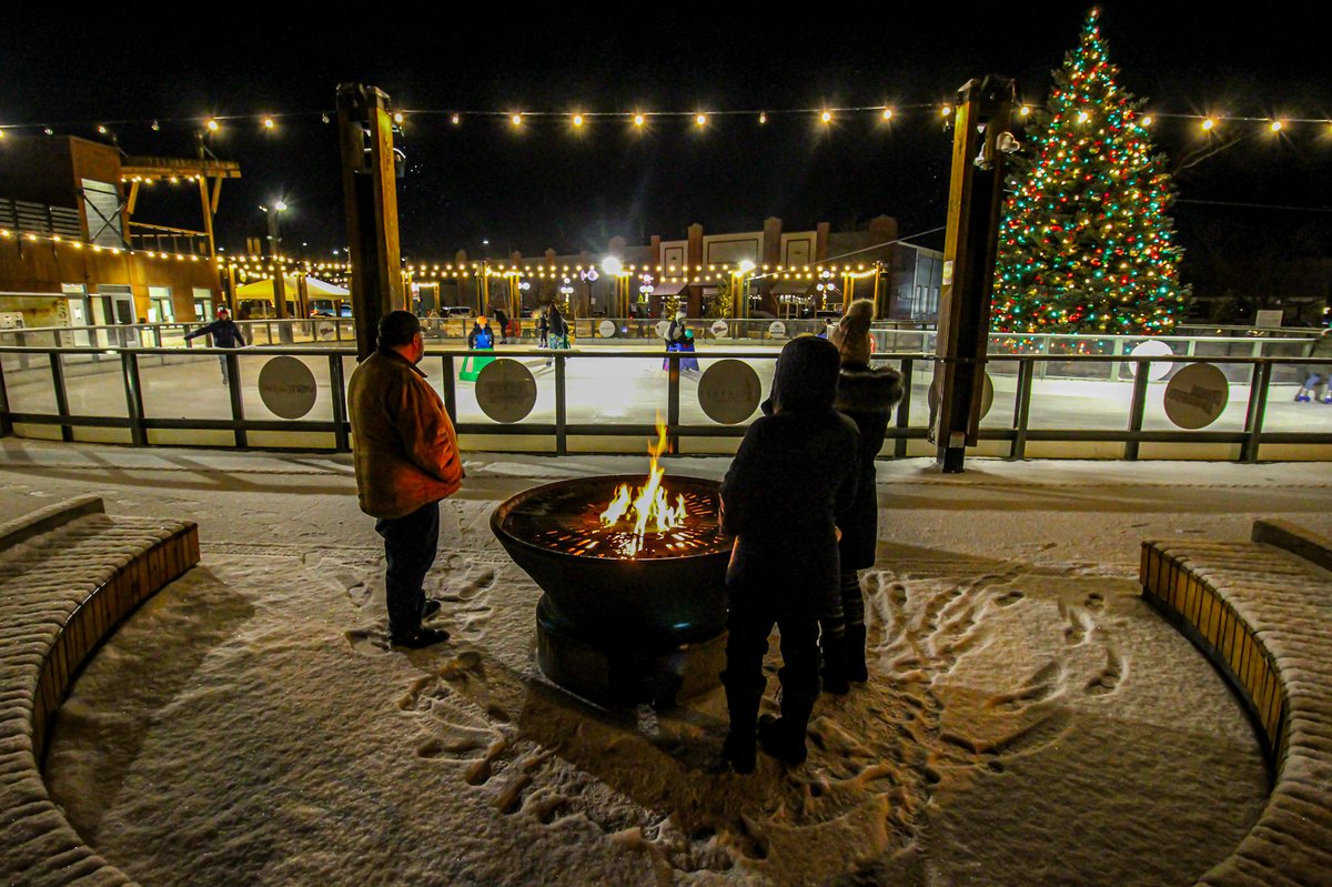 DavidStStation's tweet photo. Merry Christmas from David Street Station! 🎄❄️ https://t.co/fgrWCKv9Bk