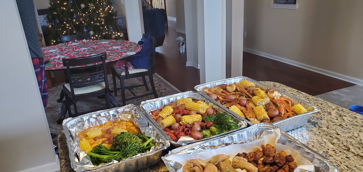 eddiewarren30's tweet image. Merry Christmas. Feast well. #buffetstyle #fatboystyle