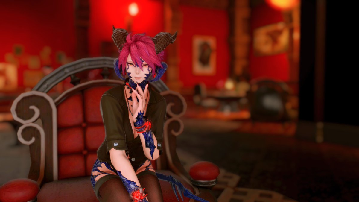 EeryeShade's tweet photo. Chilling at my place https://t.co/p9t2c91NGB