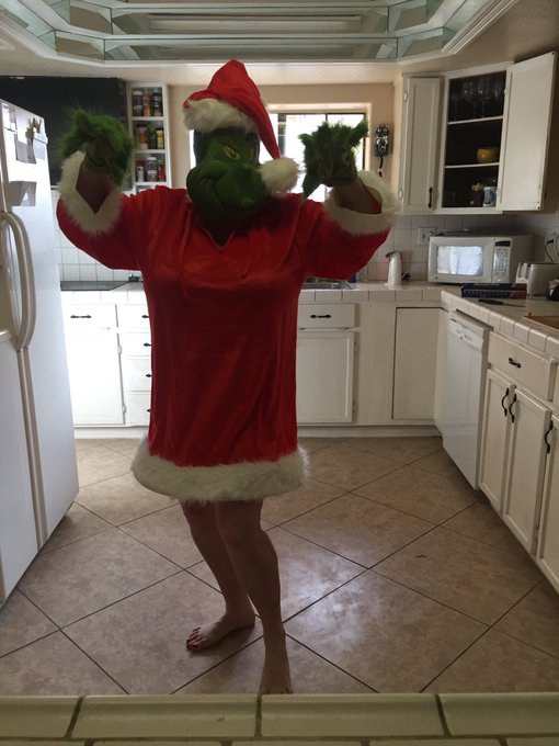 Merry Christmas to everyone. Hope everybody&rsquo;s holiday season is fabulous. Don&rsquo;t forget my birthday is<a href="/tag/europedichan"class="tags"><span>#europedichan</span></a>