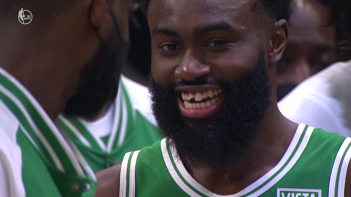 BleacherReport's tweet photo. Jaylen Brown got a chipped tooth after this apparent elbow from Tatum 😬 https://t.co/QHflLkbh1E