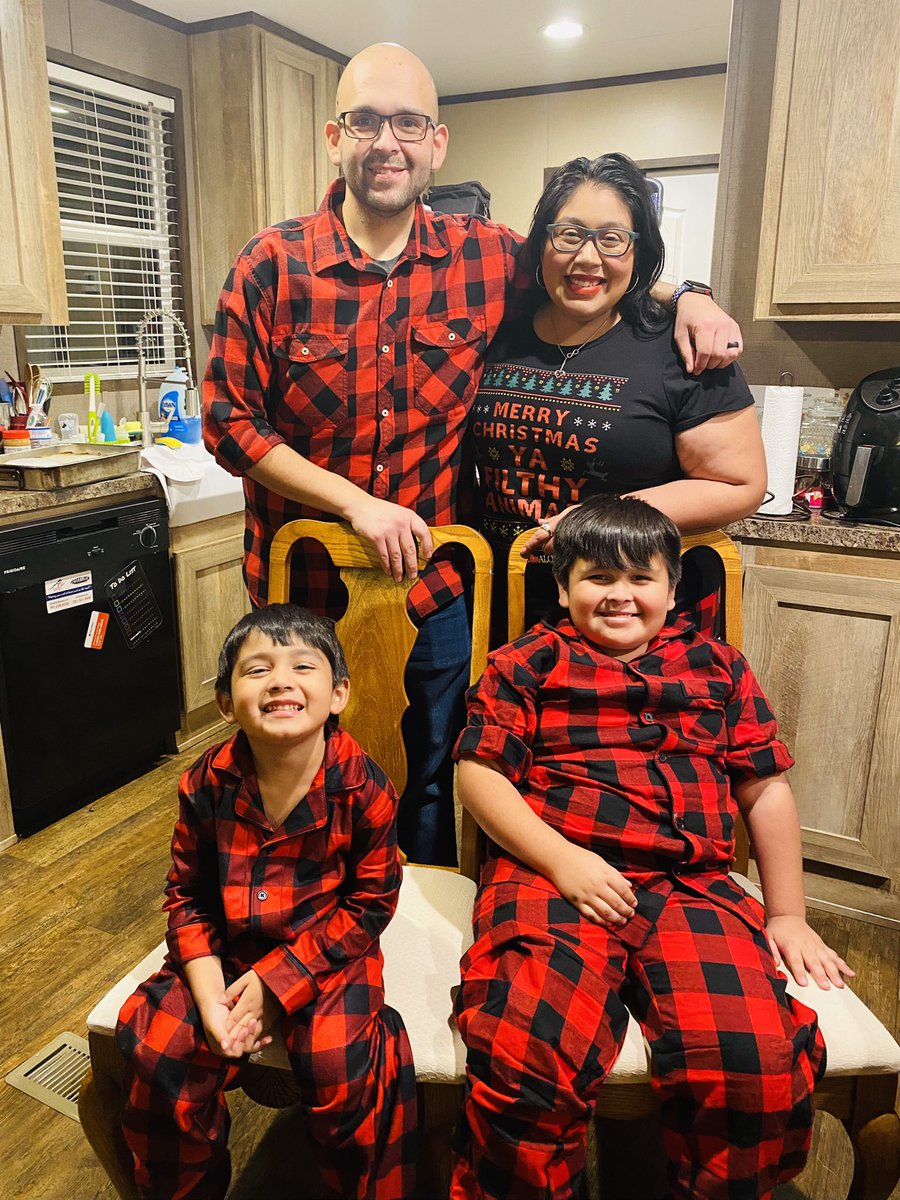 lorja88's tweet photo. Merry Christmas from the Angry Family!!! We hope everyone has a great Christmas!! #angryfam #dombot #christmas2021 https://t.co/5aXYE75OJn