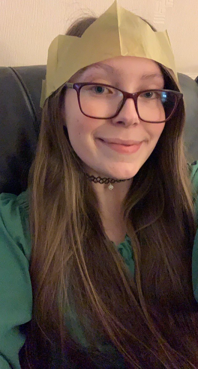 BasketCaseChaz's tweet photo. Merry Christmas everyone! 😊Featuring a hat too big for my head 🧑‍🎄 https://t.co/c740XZPHEC