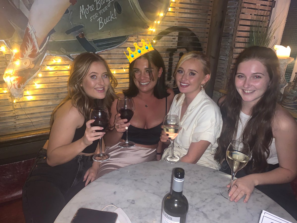 avamackay_'s tweet photo. happy bday @KathrynMeddings !! hope you’ve had the best day n let’s get drunk soon😈😈 mibs not tbar next time xx love ya❤️ https://t.co/ftKf8TDyR5