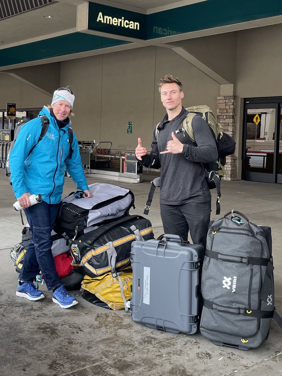 SteinRetzlaff's tweet photo. Merry Christmas   🎄⛄️ En route to Antarctica for a project we’ve been working on for over a year and a half ⛷🇦🇶.

Doug Stoup making his 50th trip to the frozen continent and my 4th. Always a pleasure and honor to join such a world class crew. 

Content coming soon ⚡️⛄️ https://t.co/qMHvWWuk2Y
