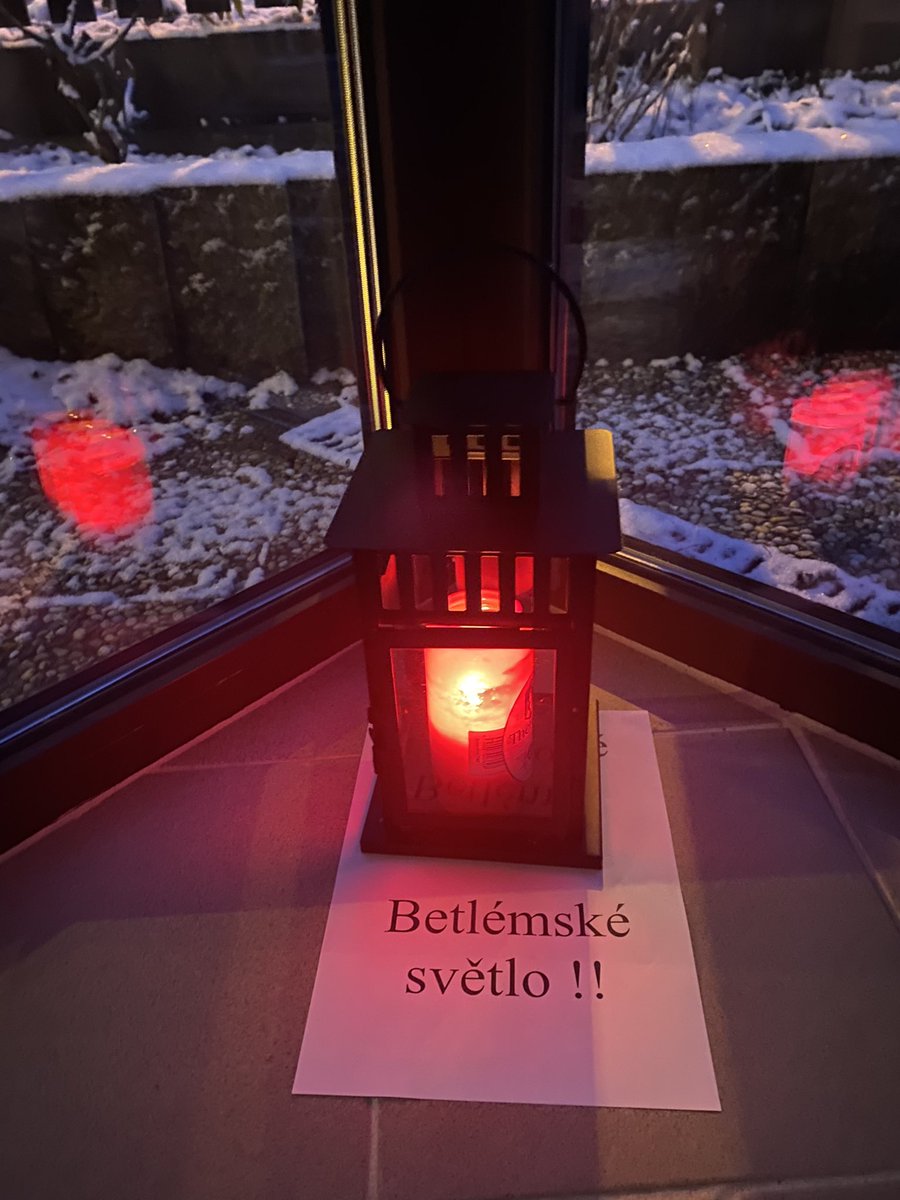 LenkaDolezalov3's tweet photo. 🎄Mám moc ráda vánoční kostely. Vůni kadidla, jehličí, svíčky a betlémy... A k tomu i Betlémské světlo... #ticho #spocinuti #pokoj https://t.co/HFvwH7eBid
