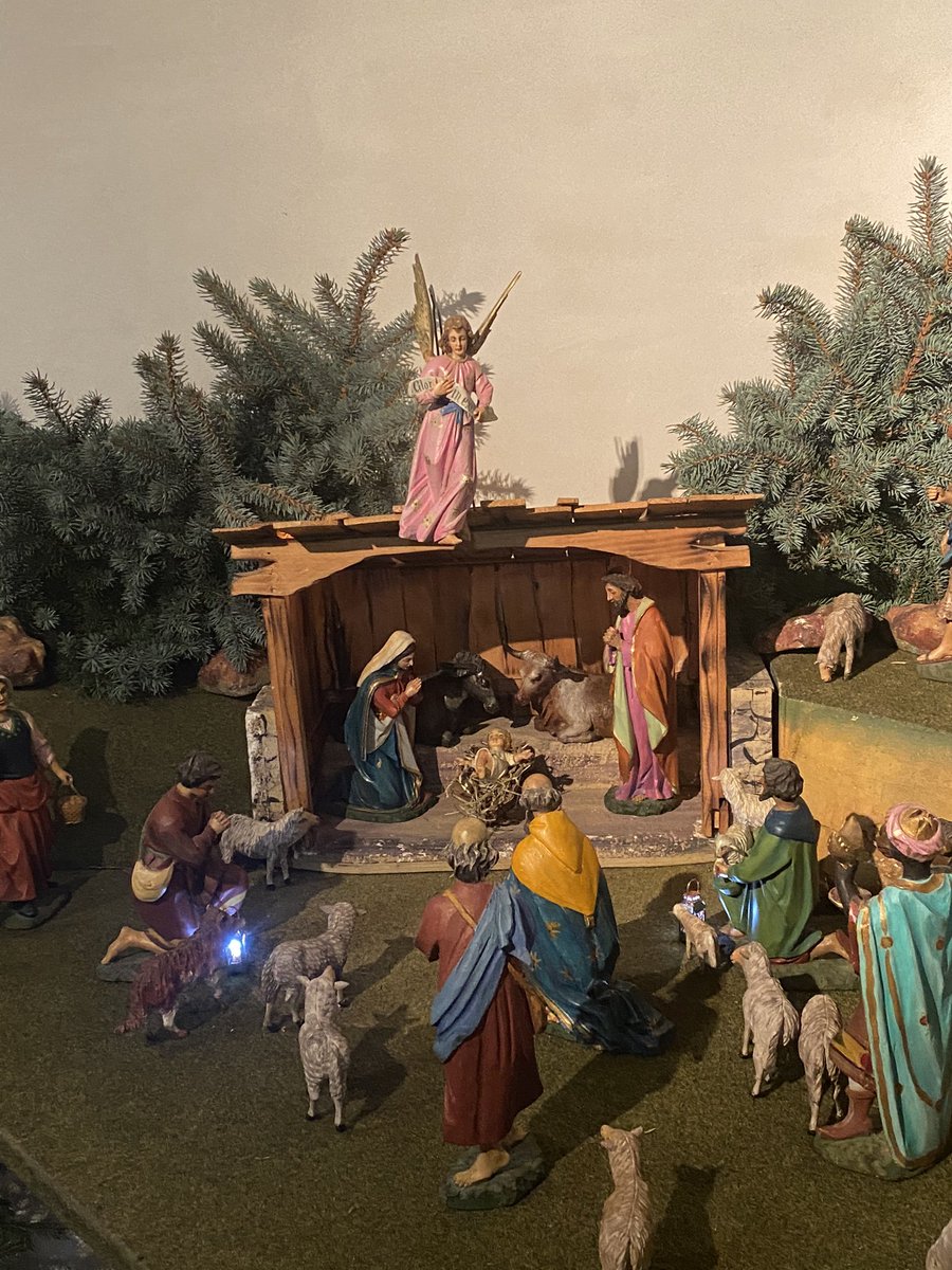 LenkaDolezalov3's tweet photo. 🎄Mám moc ráda vánoční kostely. Vůni kadidla, jehličí, svíčky a betlémy... A k tomu i Betlémské světlo... #ticho #spocinuti #pokoj https://t.co/HFvwH7eBid
