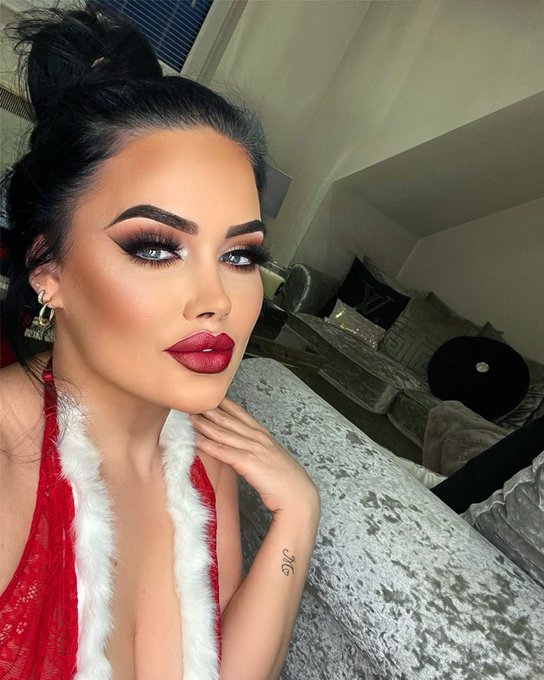 Merry Christmas!! Hope everyone&rsquo;s had an amazing day!! 🎁🎅🏻🥂 https://t.co/abFnXcCIGT<a href="/tag/findom"class="tags"><span>#findom</span></a><a href="/tag/paypig"class="tags"><span>#paypig</span></a><a href="/tag/cashapp"class="tags"><span>#cashapp</span></a><a href="/tag/bigboobfanatic"class="tags"><span>#bigboobfanatic</span></a><a href="/tag/god"class="tags"><span>#god</span></a>