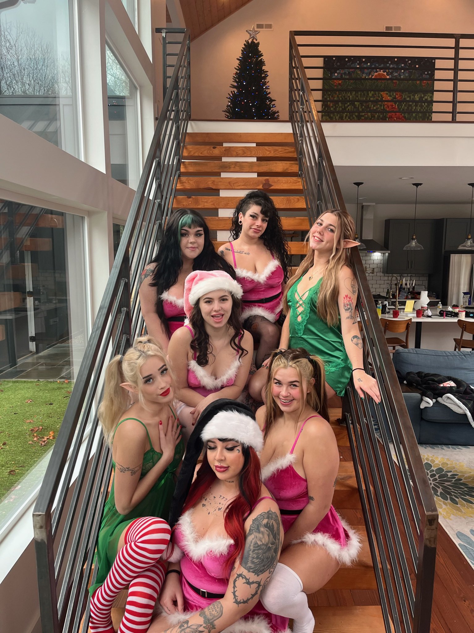 TW Pornstars 1 pic. ARIA BANK. Twitter. Merry Christmas 🎄🎁. 842 PM 25 Dec 2021