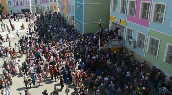 ogrenci_tayfa's tweet photo. Arkadaşlar bot yorum atmayın daha beter zarar veriyor, uzun yazı yazın
Rt yapın herkes görsün 
 #MuhalefetÖğrenciyeSahipÇık https://t.co/eO82HZGUbC