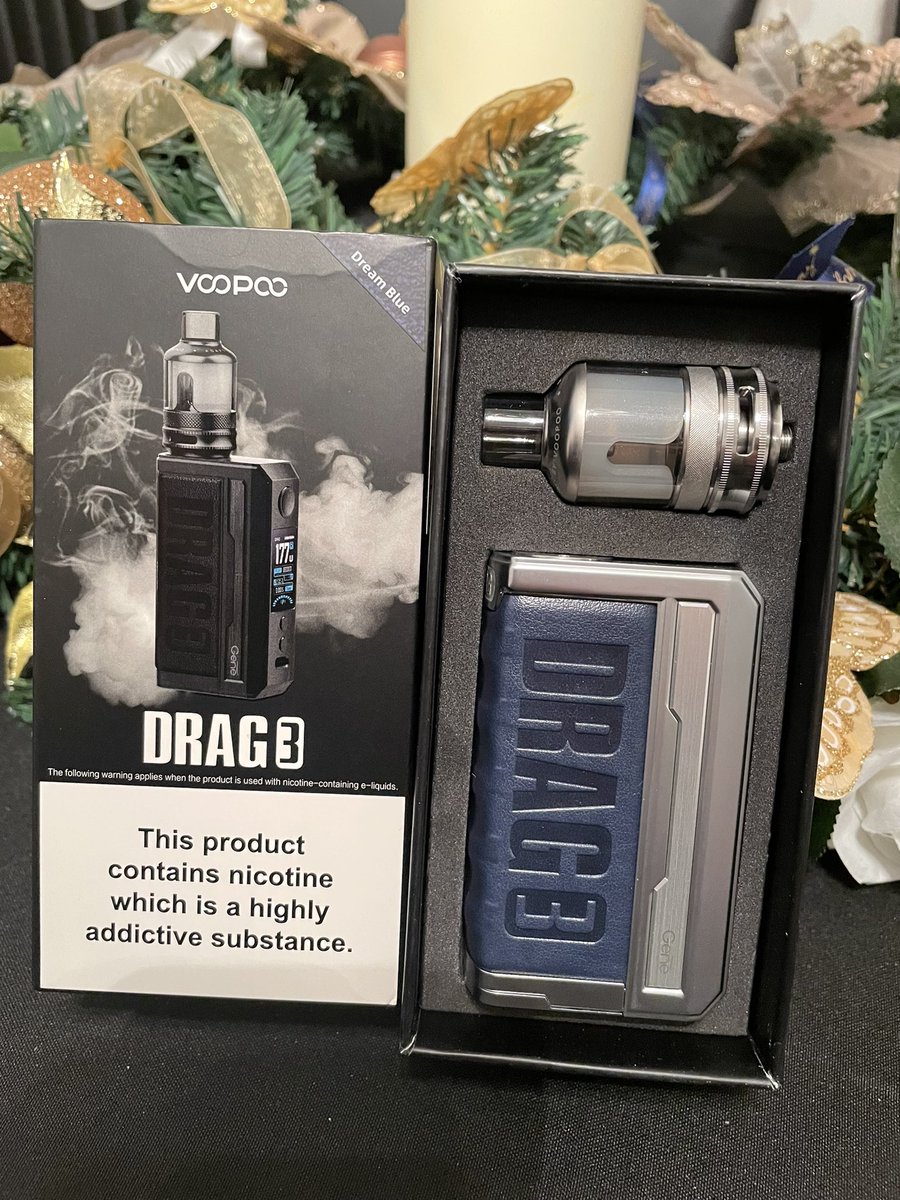 JohnDicko's tweet photo. Look what Santa 🎅🏻 brought #voopoodrag3 @vapinganorak @vibeavape @RiotSquadVapes #cherryfizzle https://t.co/UZEGqFIYKT