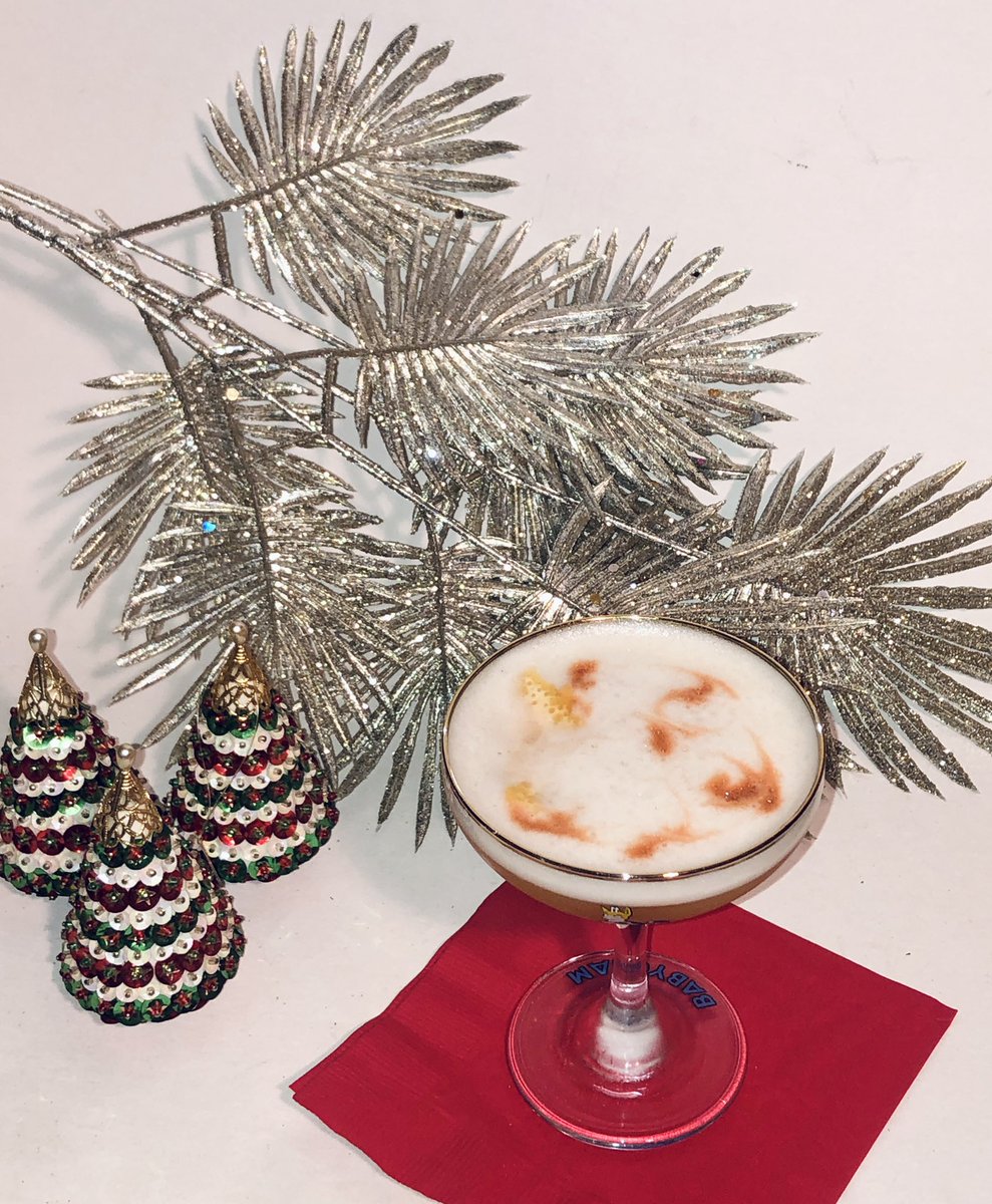 GradeAFancyMag's tweet image. Ice Station Reindeer, our Fool’s Paradise @WFMU holiday cocktail for 2021! Recipe on our fb page and soonish on our website.