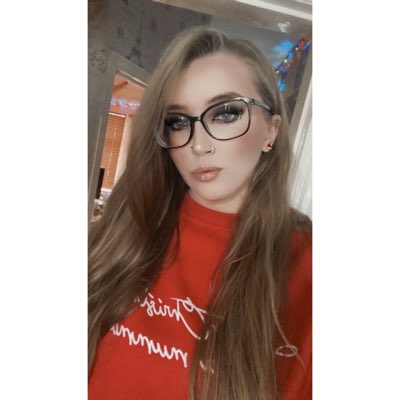 Chloe tweet media