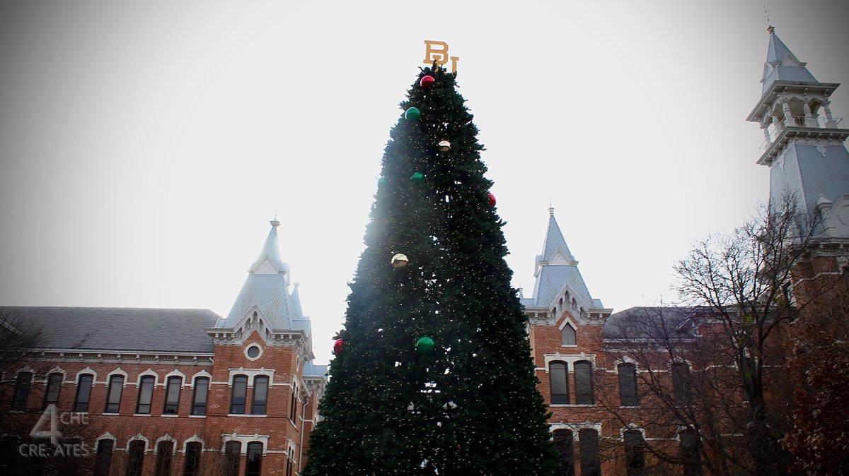 4cheCreates's tweet image. Happy Holidays everyone! Enjoy a few photos from my favorite winter shoots❄️