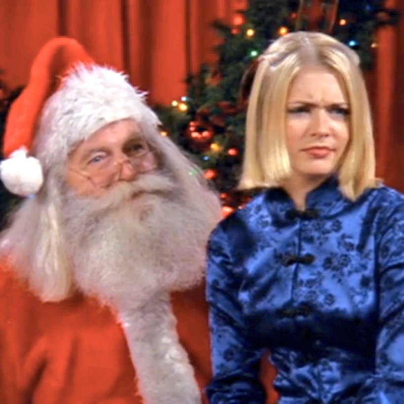 Sabrinapodcast's tweet photo. Always loved this picture! #merrychristmas everyone!

#sabrinatheteenagewitch #90s #salem #Sabrina #tgif #caos #ChillingAdventuresofSabrina https://t.co/VnGNZ4pPhU
