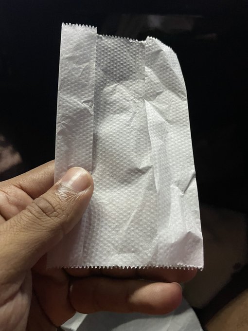Guardanapo safado que &oacute;dio https://t.co/XpBCx2FHXi