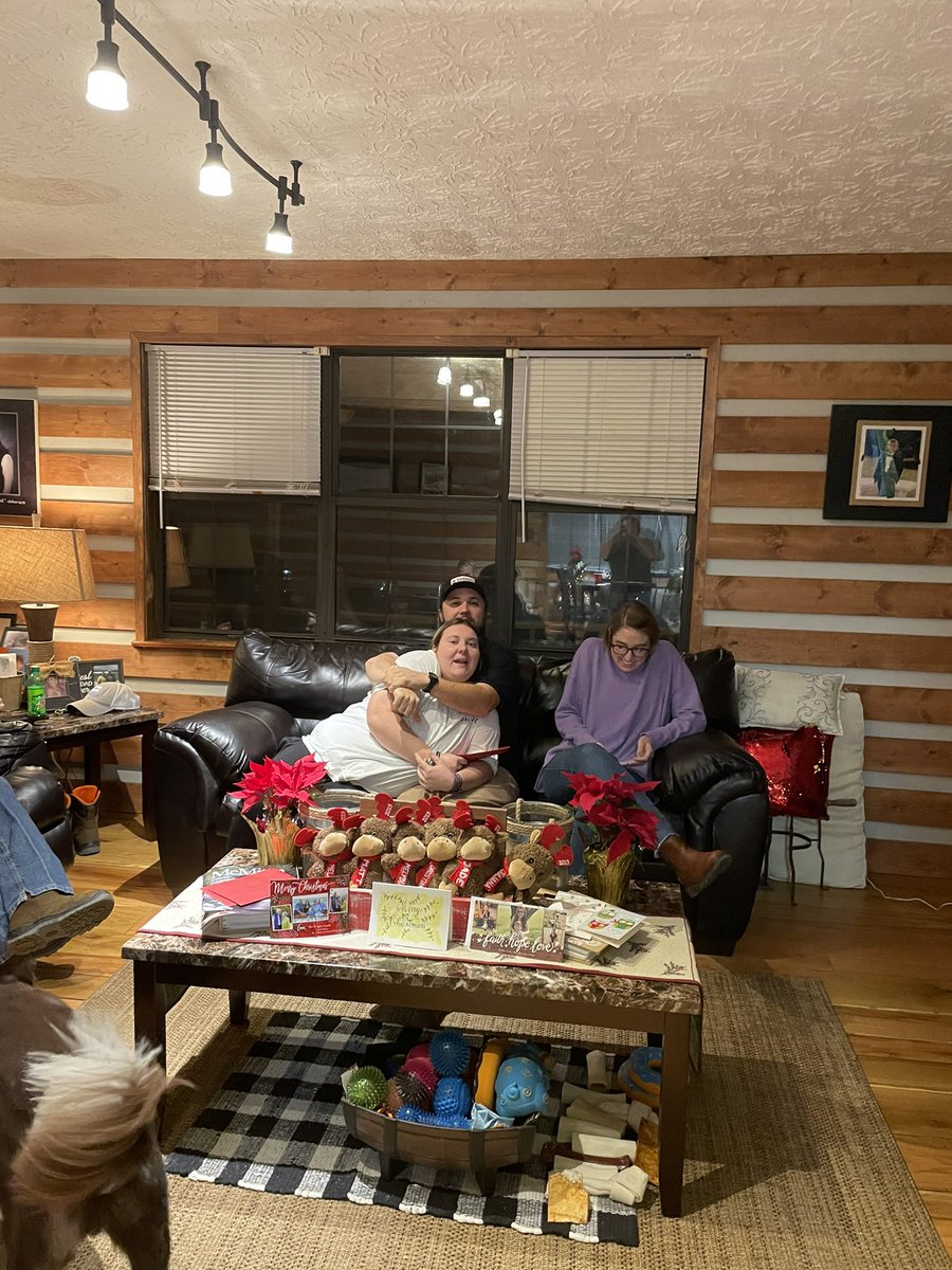landers_melinda's tweet photo. Christmas 2021 https://t.co/Nv8vF0VoXt
