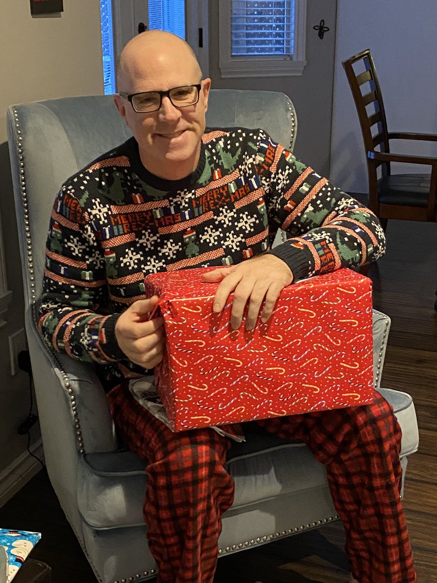 K23Stewart's tweet photo. Best of the seasons to all @sd35brookswood bobcats. Another year of finding out it’s more important to give than to receive https://t.co/WJsr8Hrc6f