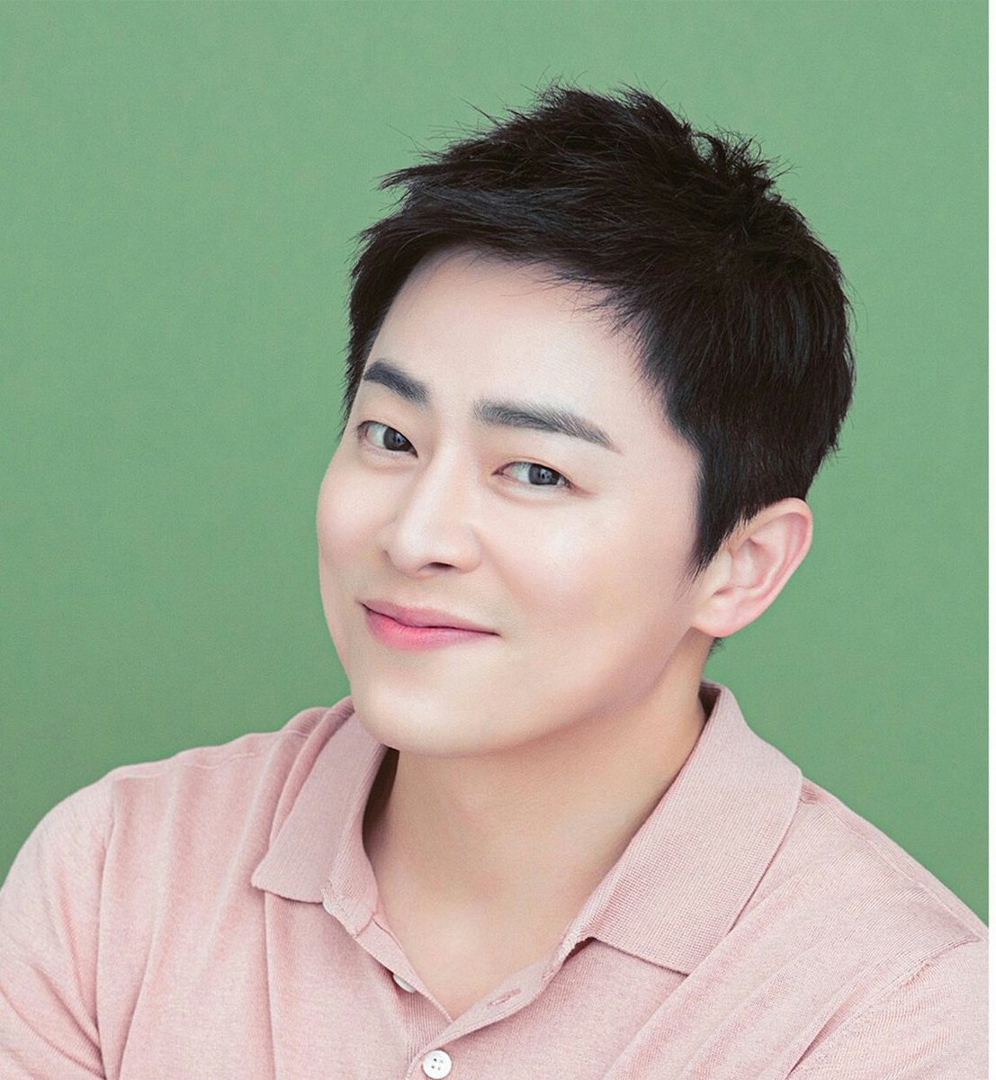 infodrakor_id's tweet photo. Happy birthday 41 thn #JoJungSuk 🎂🎉

#HappyJungSukDay 💕 https://t.co/G97yUQmBnO