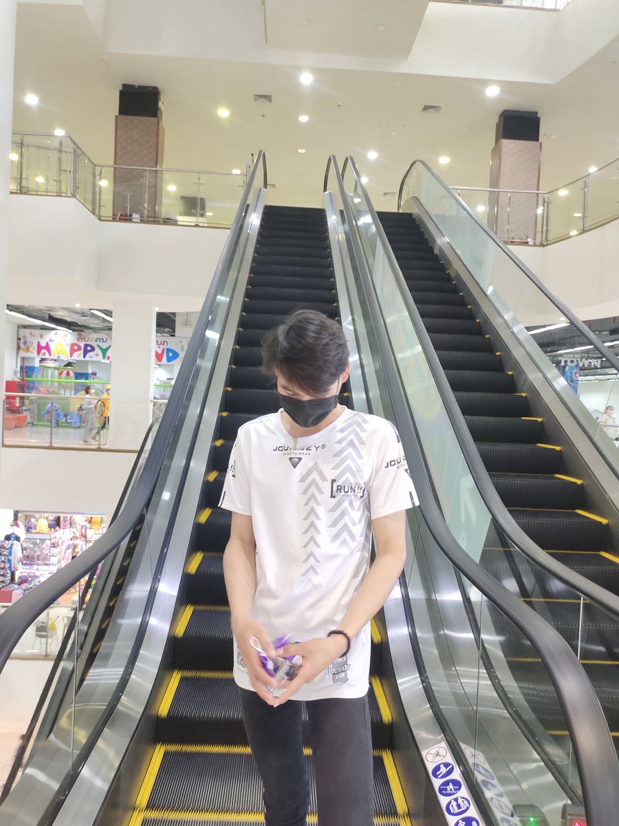 SengXieng's tweet photo. ເຫງົາ https://t.co/Sc4LJBUf33